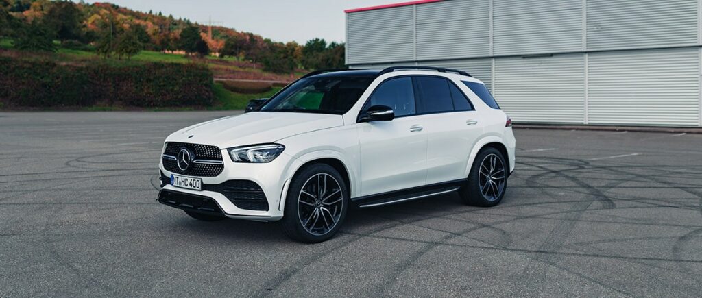 Weißer Mercedes GLE 400 AMG